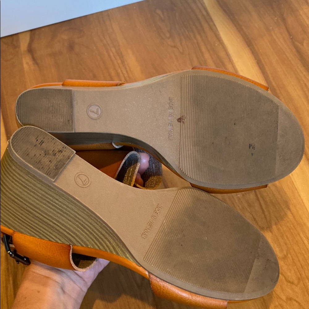 Old Navy Brown Orange Wide strap Pleather Wedge Heel Sandals w Buckle - Picture 11 of 11